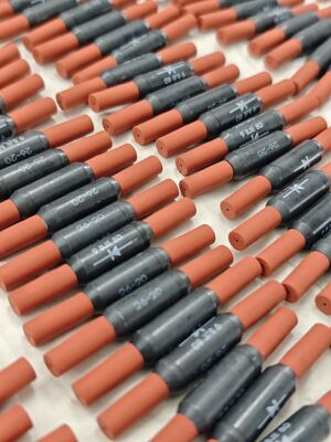 TE Connectivité BJE-80 Assemblage de jonction de diode en ligne de qualité aérospatiale avec diode à conduction unidirectionnelle et scellant thermiquement rétrécissable ignifuge pour fil AWG 2620